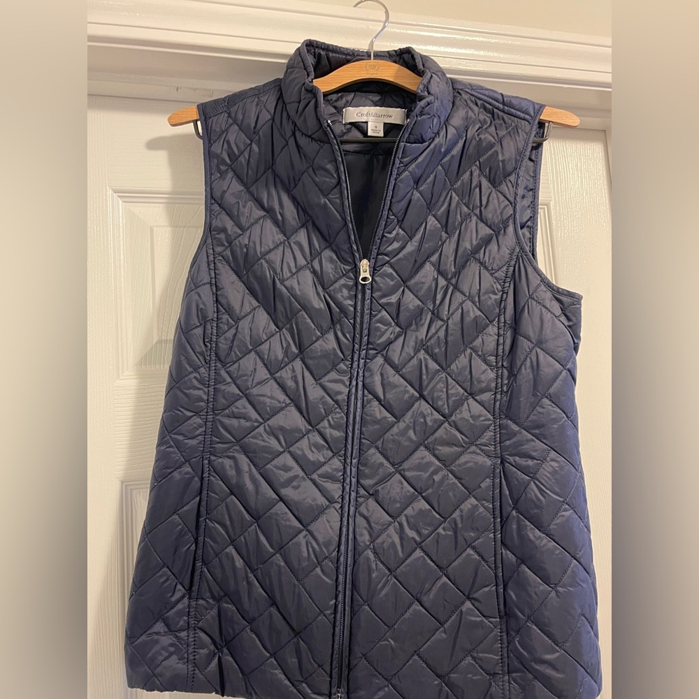 Navy puffer vest
